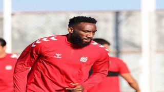 Sivasspor, Aaron Appindangoyenin sözleşmesini yeniledi