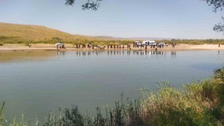 Sivasta serinlemek için Kızılırmaka giren 2 kişiden 1i kayboldu