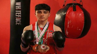 Sokaktan geçerken gördüğü spor salonu hayatını değiştirdi: Şimdi dünya şampiyonluğu peşinde