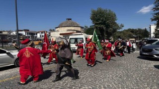 Sünnet çocukları mehteran eşliğinde tarihi sokaklarda yürüdü