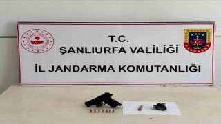 Şüpheli şahısların üzerindn uyuşturucu ve silah çıktı