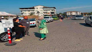 Sürücü adayları terledi