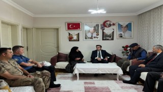 Susuz Kaymakamı Öztürkten şehit ailesine anlamlı ziyaret