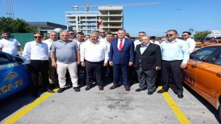 Taksiciler tarafından düzenlenen 15 Temmuz Korteji Atatürk Havalimanına doğru yola çıktı