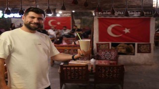 Tarihi mağarada serinleten lezzet: Soğuk menengiç kahvesi