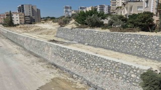 Tarsusta riskli bölgeye 240 metrelik istinat duvarı yapıldı
