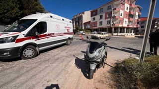 Tavşanlıda otomobil ile motosiklet çarpıştı: 2 yaralı