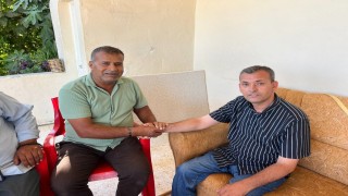 Tekerlekli sandalyesiyle otobüse binemeyen vatandaş, engelliler derneğine bağışta bulunması şartıyla şoförle barıştı