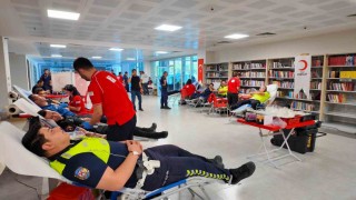 Tekirdağda polis ve jandarmadan örnek dayanışma: Kızılaya kan bağışı