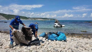 Temizlik sorumluluğu İBBde olan Karaburun Sahili temizlenmeyince Arnavutköy Belediyesi harekete geçti