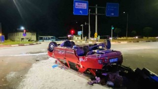 Ters dönen Tofaşın içindeki 2 kişi yaralandı
