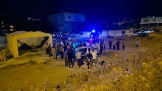 Tır sürücüsü metrelerce fren yapsa da 5 kişinin yaralandığı kazayı önleyemedi, o anlar kameraya yansıdı