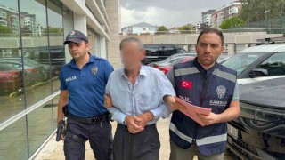Tramvayda hayasızca harekette bulunan yaşlı adama gözaltı