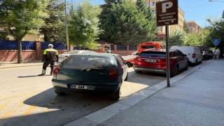 Tur otobüslerine ayrılan alana park eden araçlar ceza kesildi