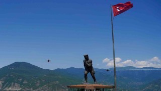 Türk Yıldızları Artvin semalarında prova uçuşuyla nefes kesti