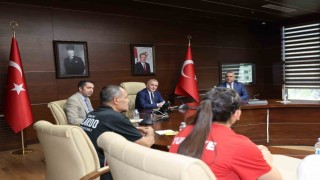 Türkiye şampiyonlarına Vali Hatipoğlundan tebrik