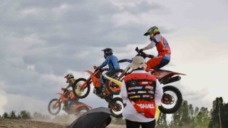 Türkiye sınırları içindeki en yüksek rakımlı enduro yarışı Ağrıda start aldı