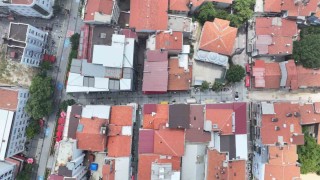 Uşakta Kurtuluş ve Yeşil Karaağaç mahallelerinde zemin taşları yenileniyor
