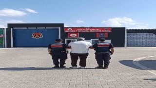 Uyuşturucu ticareti suçundan aranan şahsı jandarma yakaladı