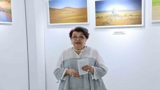 Uzaklarda Bir Yerlerde sergisi açıldı