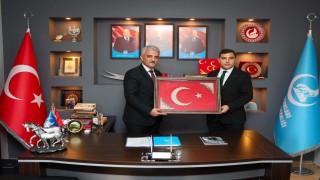 Vali Mehmet Makas Ülkücü gençlerin misafiri oldu