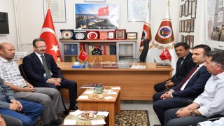 Vali Yamlı, şehit ve gazi aileleri derneğini ziyaret etti