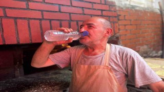 Van'da fırıncılar 300 derece sıcaklıkla mücadele ediyor