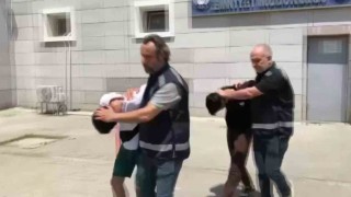 Vatandaşlık vereceğiz yalanıyla aldıkları 175 gram altınla kaçan dolandırıcılar yakalandı
