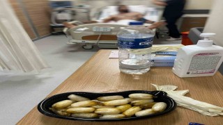 Vücudundan 5 günde 62 parça uyuşturucu çıktı