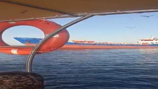 Yalova açıklarında su tankeri tekneye çarptı: 2 kişi denize atlayarak kurtuldu
