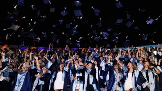 Yaşar Üniversitesinde mezuniyet coşkusu