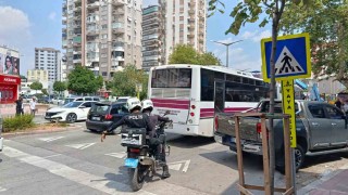 Yolcu minibüsünün yaya geçidinde çarptığı genç kız öldü