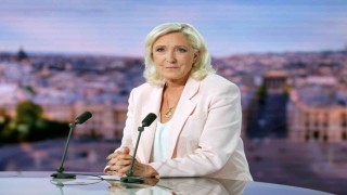 Yolsuzluktan suçlu bulunan Fransız siyasetçi Le Pen, cumhurbaşkanlığı adaylığını duyurdu