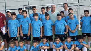 Yumurtalık Belediyesi’nden Çocuklara Ücretsiz Futbol Okulu