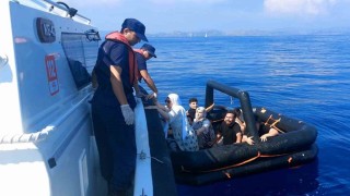 Yunan sahil güvenlik 3ü çocuk 8 düzensiz göçmeni Türk karasularına geri itti