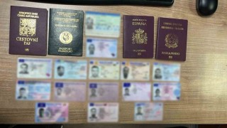 Yurt dışına gönderilecek kargodan sahte pasaport ve kimlik çıktı