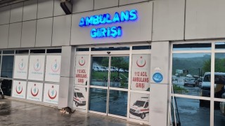 Zonguldakta minibüs motosikletle çarpıştı: 17 yaşındaki sürücü ağır yaralandı