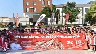 100 bin forma kampanyasına Altıeylülden anlamlı destek