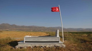 149 yıldır Erzurum Ovasında nöbet tutan şehidin mezarı yenilendi