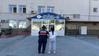 26 yaşında hapis cezasıyla aranan genç kız Nazillide yakalandı