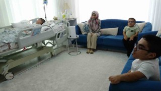 3 engelli çocuğuna bakan annenin yürek burkan mücadelesi