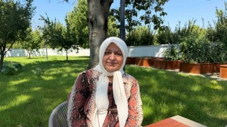 30 yıldır görmediği arkadaşına bu merkezde kavuştu