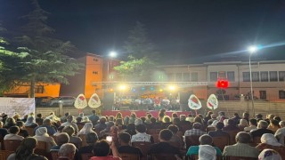 Ağında türkü şöleni