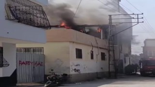 Aile sağlığı merkezinin çatısında korkutan yangın
