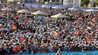 AK Partinin 25. yıl mitingine vatandaşlardan yoğun ilgi