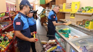 Akdeniz Belediyesi Zabıta Ekiplerinden Fiyat ve Etiket Denetimi