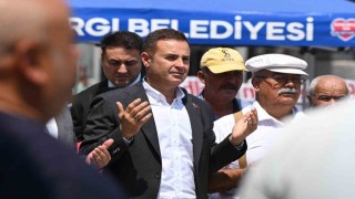 Akın, depremin yıl dönümünde Sındırgıyı unutmadı