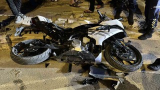 Aksarayda otomobil ile motosiklet çarpıştı: 2 çocuk ağır yaralı