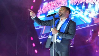 Alişandan Erzurumda türkü dolu festival akşamı