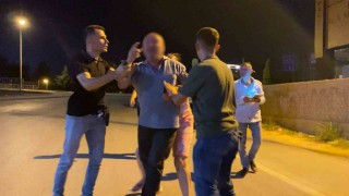 Alkollü sürücü gazeteciye mermer taşı fırlattı